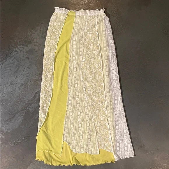 Urban Outfitters Lace Maxi Skirt - White and lime green - Picture 4 of 4